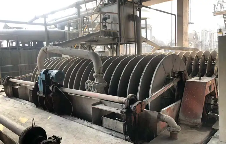 Ceramic filter discs operating in an industrial plant