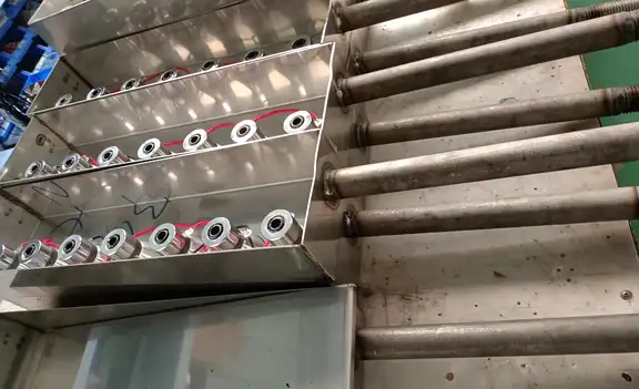 Ultrasonic cleaning boxes with installed transducers