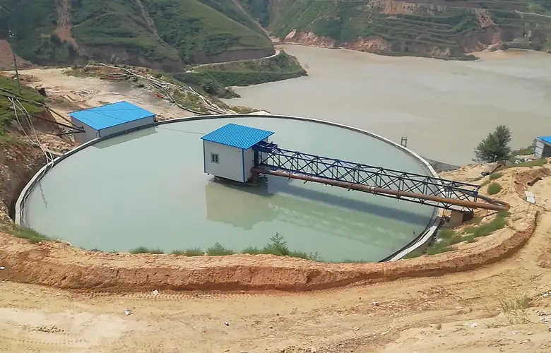 Operating thickener and process-water area at a mining site